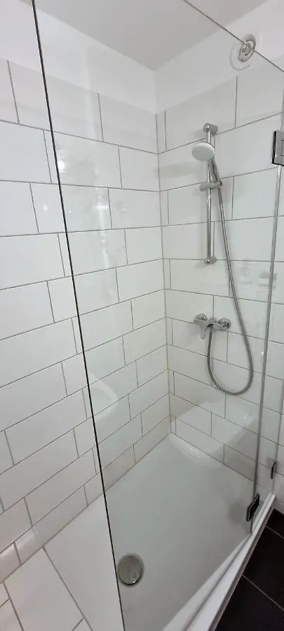Business Apartment Mit Kuche Fur 1-3 +Netflx+5G Wlan Nahe Der Mhh Im Industrial Design Hannover