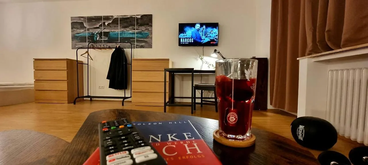 Business Apartment Mit Kuche Fur 1-3 +Netflx+5G Wlan Nahe Der Mhh Im Industrial Design Hannover 0*,  Tyskland